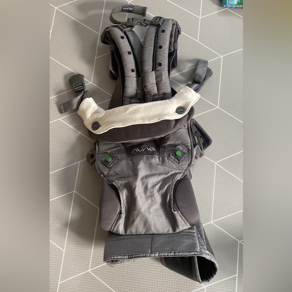 Nuna CUDL baby carrier